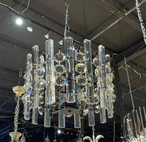 Illuminate your living room with luxury using a K9 crystal chandelier.